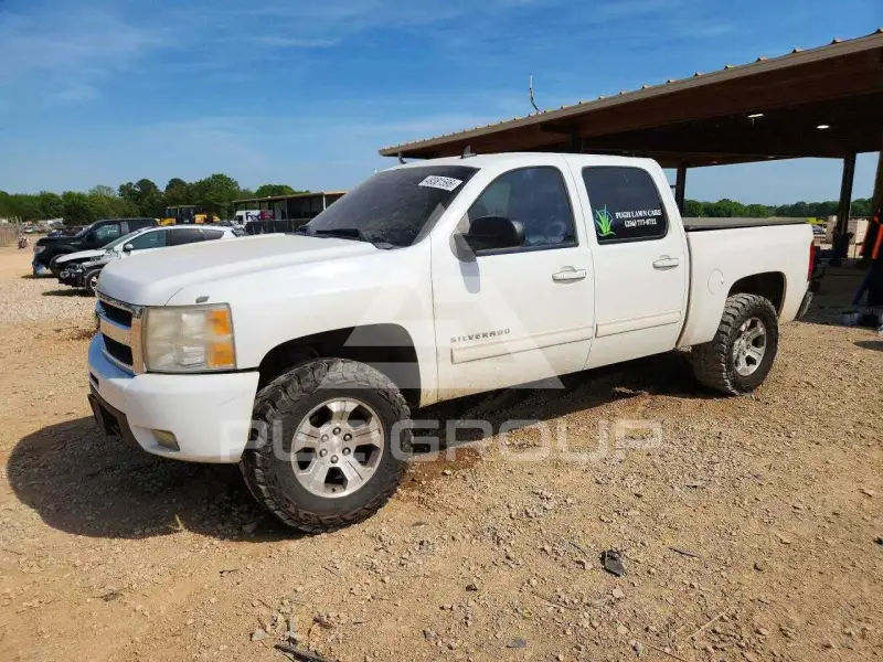 2011 Chevrolet Silverado photo