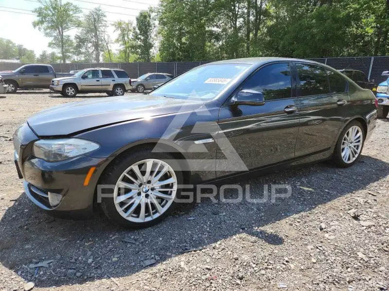 2011 BMW 550 photo