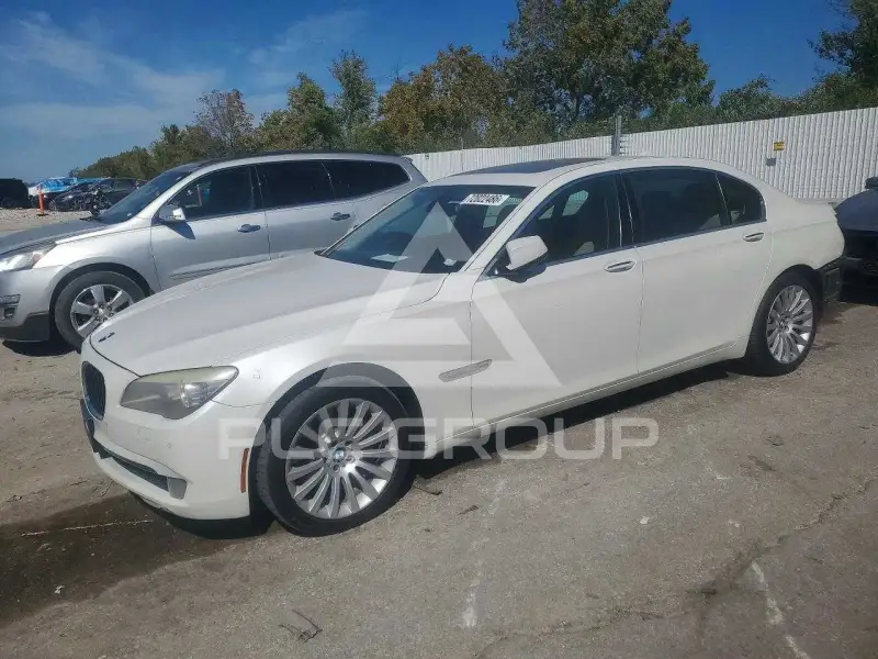 2011 BMW 750 photo
