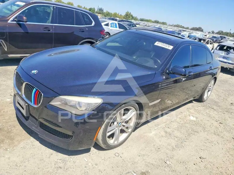 2011 BMW 750 фото