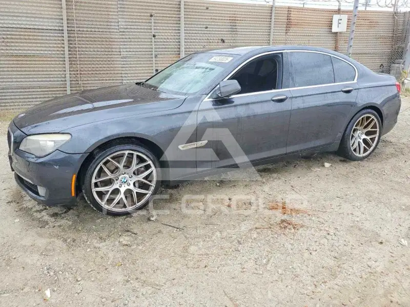 2011 BMW 750 фото