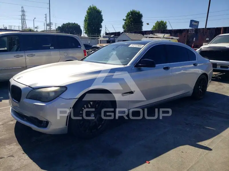 2011 BMW 750 photo