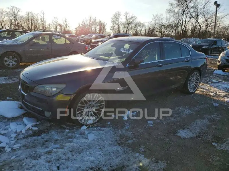 2011 BMW 750 photo
