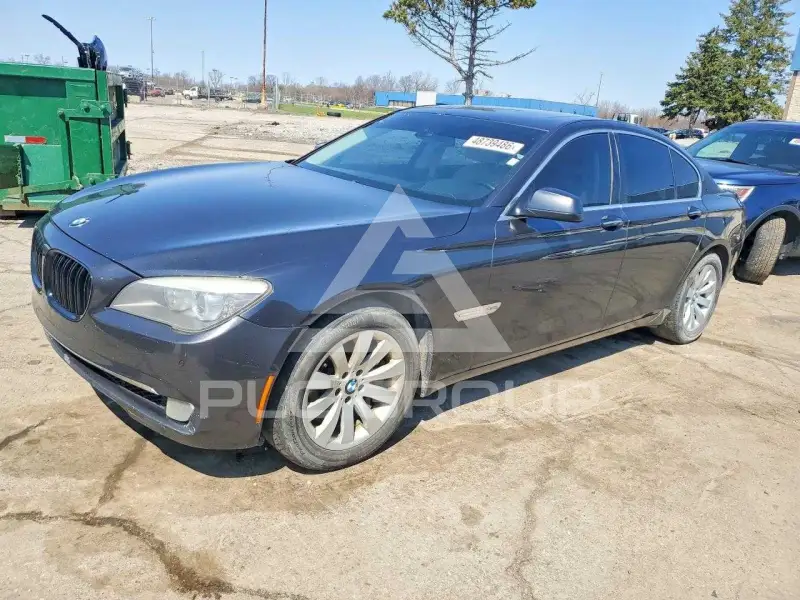 2011 BMW 750 фото