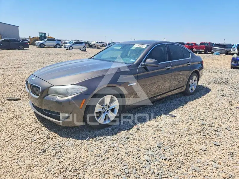 2011 BMW 528 photo