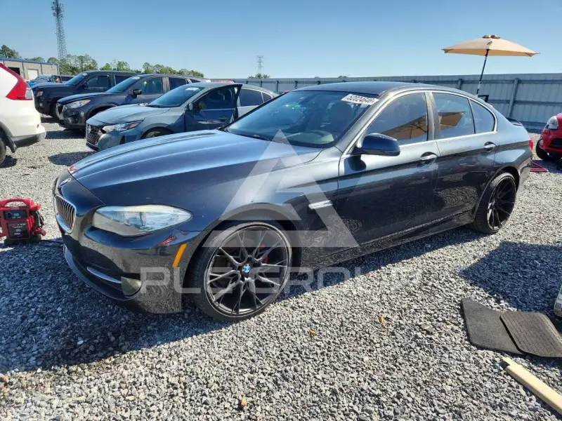 2011 BMW 528 photo