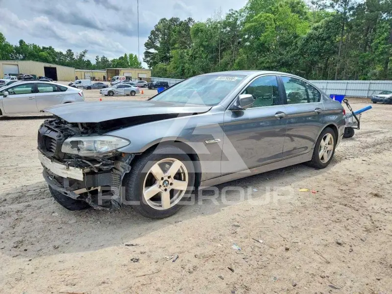 2011 BMW 528 photo