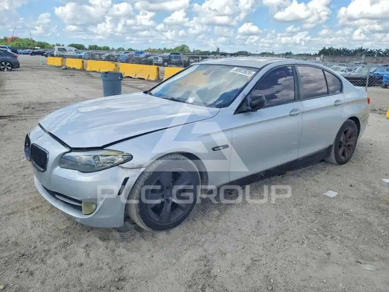 2011 BMW 528 photo