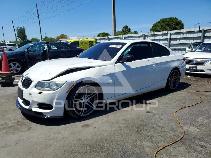 2011 BMW 335 photo