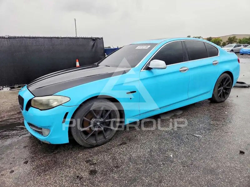 2011 BMW 550 фото