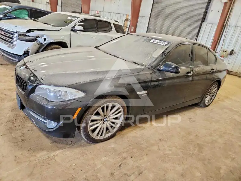 2011 BMW 550 фото