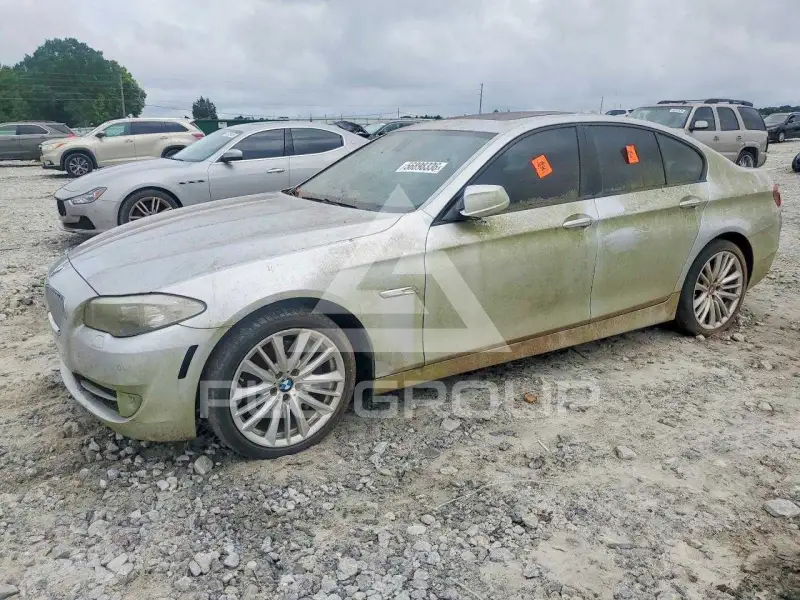 2011 BMW 550 фото