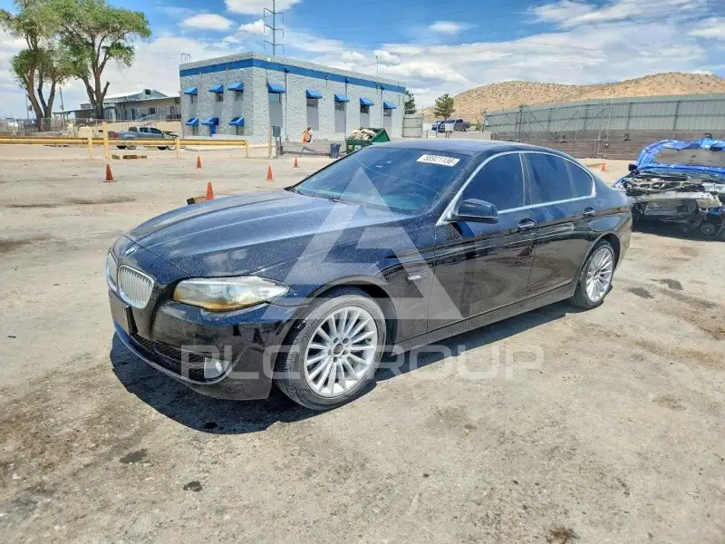 2011 BMW 550 фото