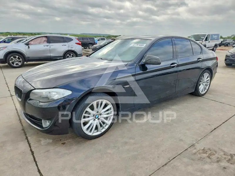 2011 BMW 550 photo