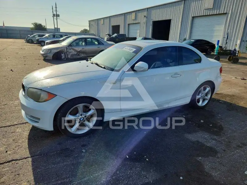 2011 BMW 128 photo