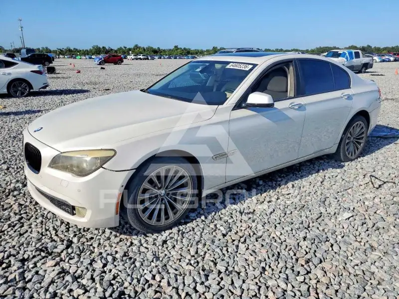 2011 BMW 750 photo