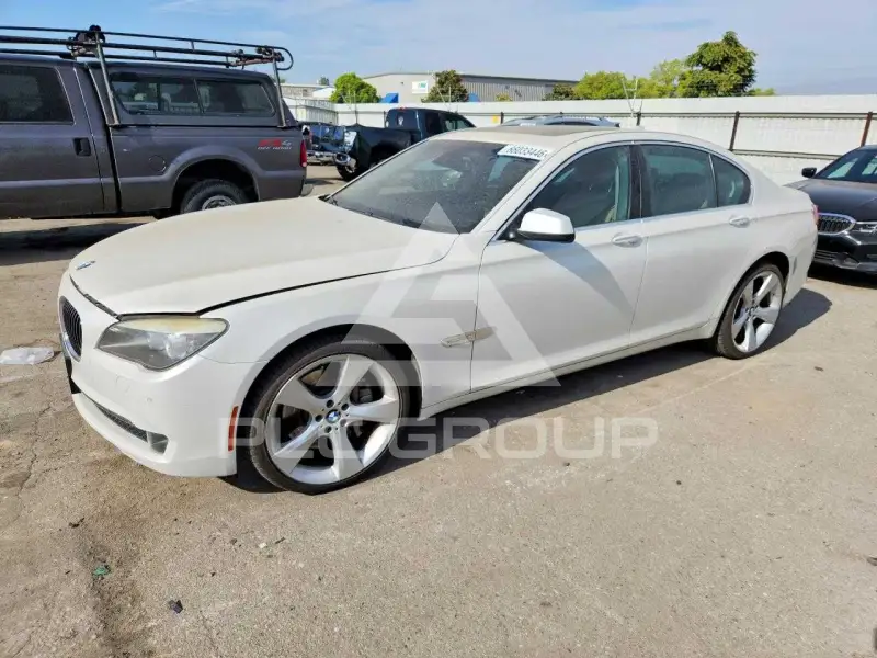 2011 BMW 750 фото