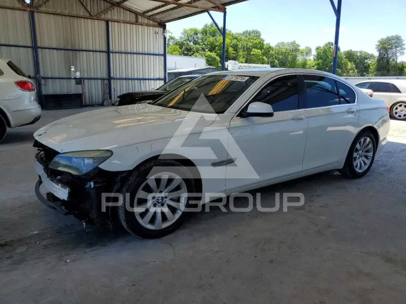 2011 BMW 750 photo