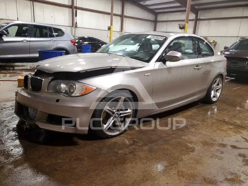 2011 BMW 135 фото