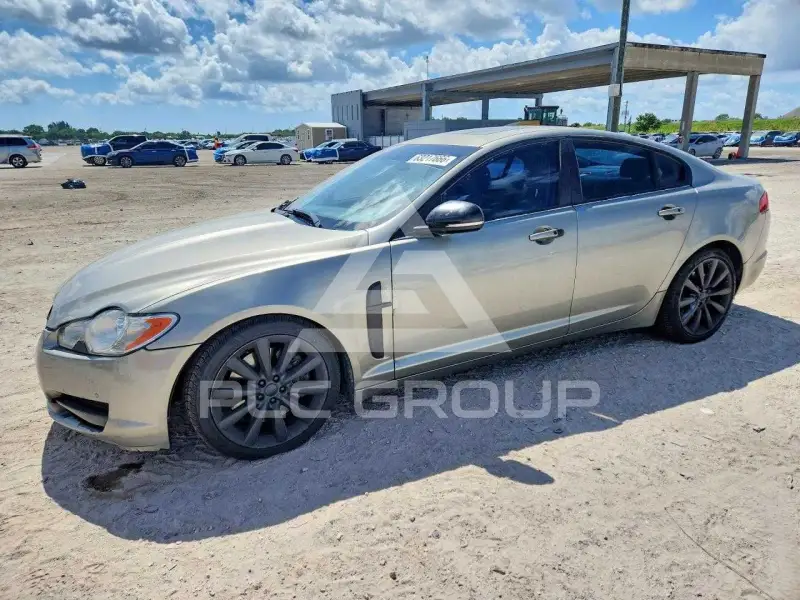 2011 Jaguar XF фото