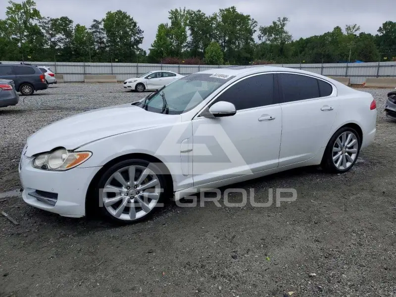 2011 Jaguar XF photo