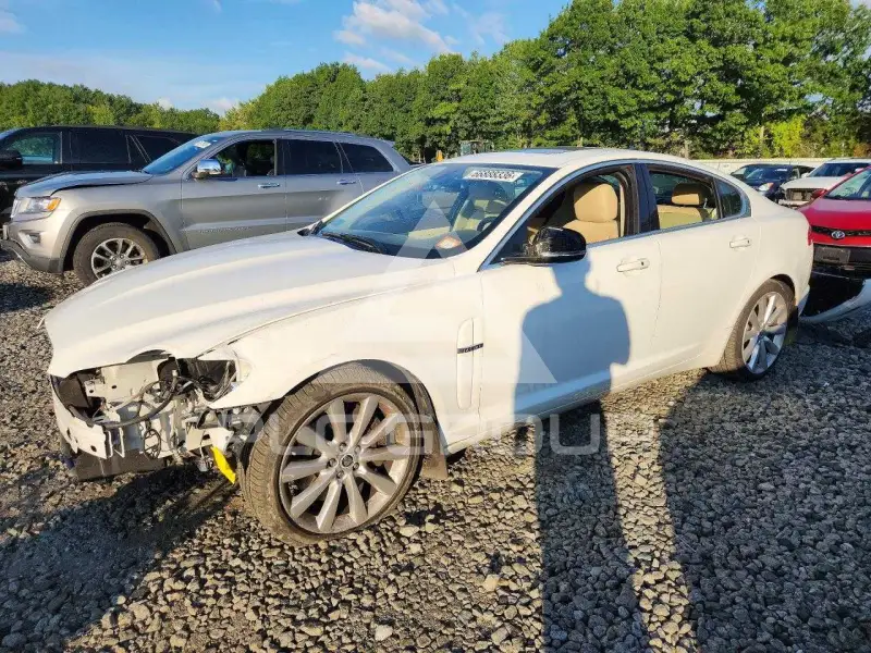 2011 Jaguar XF photo