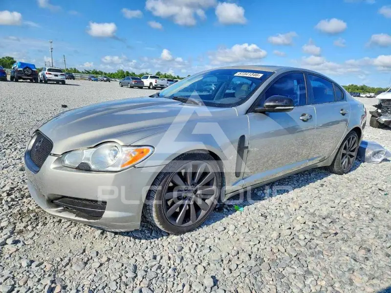 2011 Jaguar XF фото