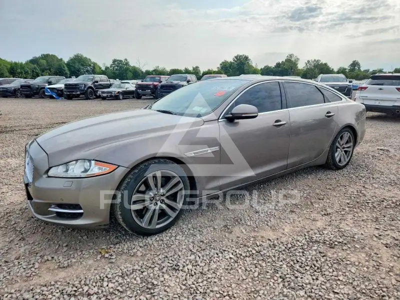 2011 Jaguar XJ photo