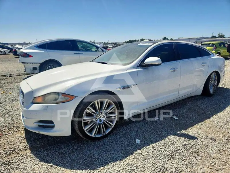 2011 Jaguar XJ photo