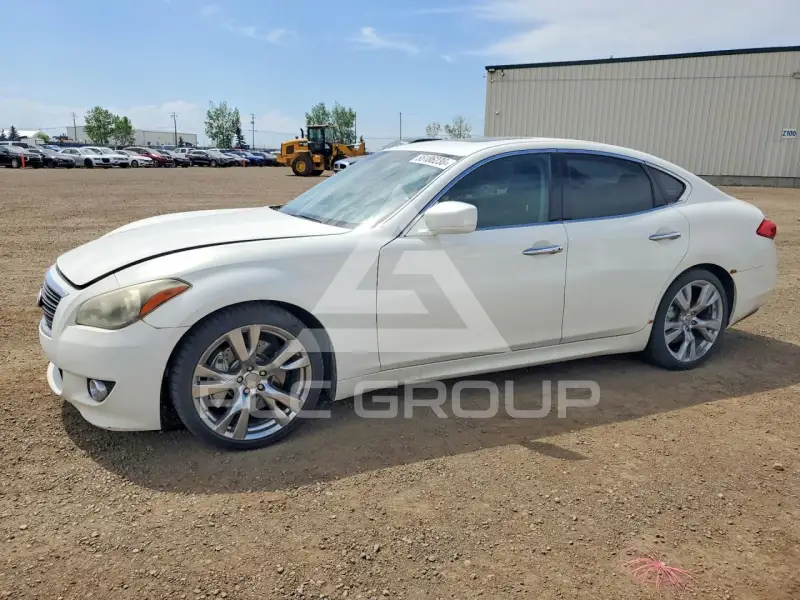 2011 Infinity M56 фото