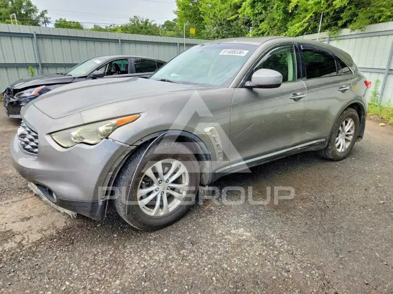 2011 Infinity FX35 photo
