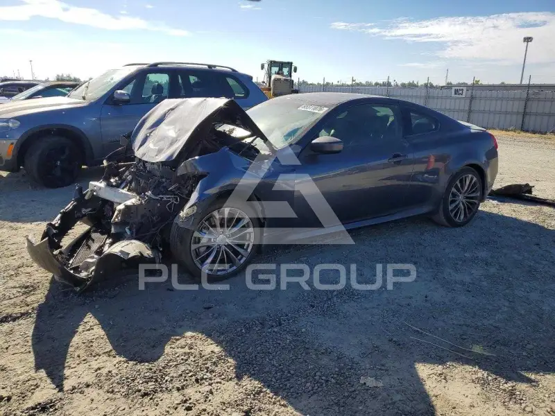2011 Infinity G37 photo