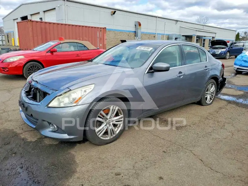 2011 Infinity G37 photo