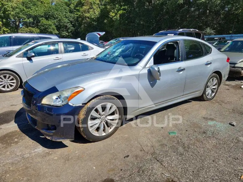 2011 Infinity M-Series photo
