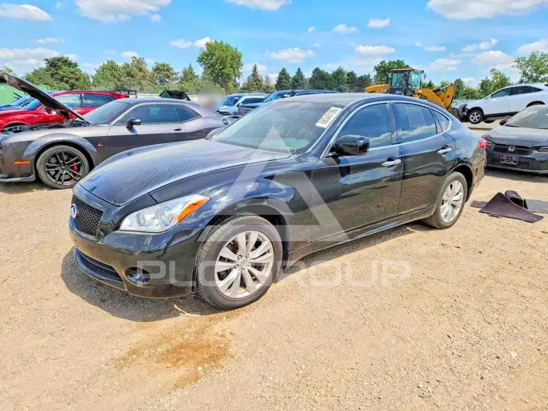 2011 Infinity M37 photo