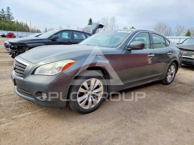 2011 Infinity M37 photo