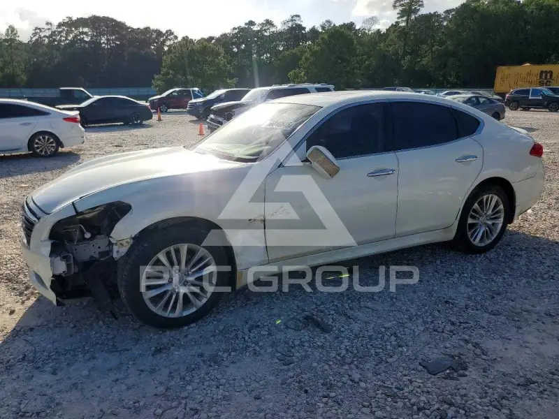 2011 Infinity M37 photo