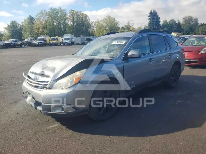 2011 Subaru Outback photo