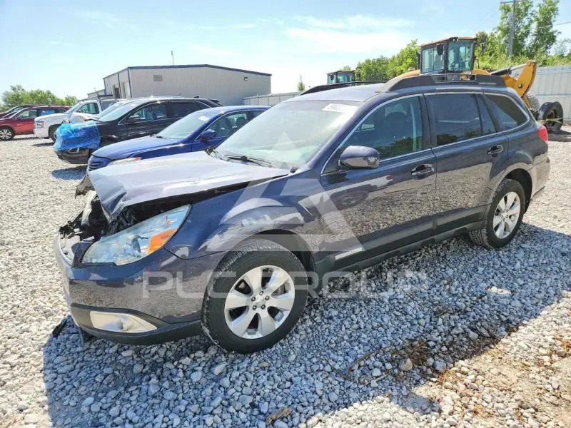 2011 Subaru Outback photo
