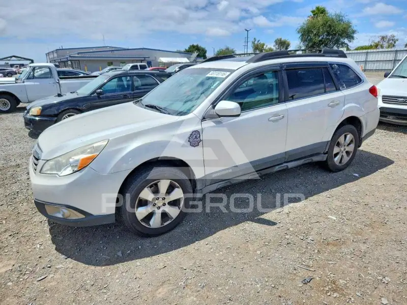 2011 Subaru Outback photo