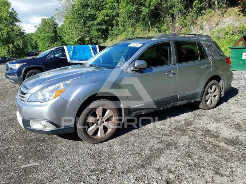 2011 Subaru Outback photo