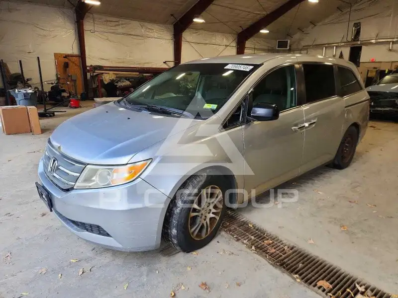 2011 Honda ODYSSEY photo