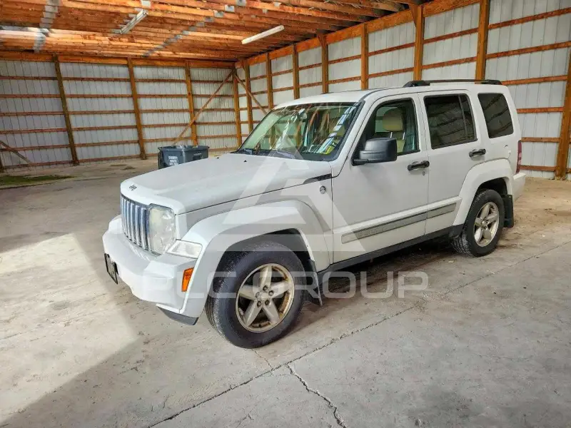 2011 Jeep LIBERTY фото