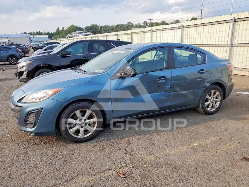 2011 Mazda 3 photo