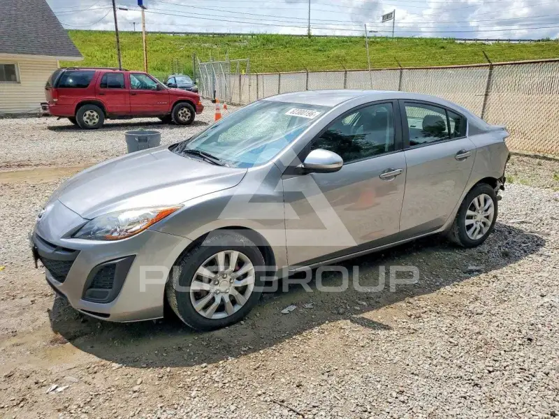 2011 Mazda 3 photo