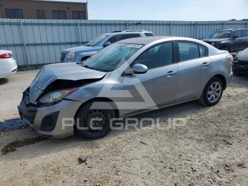 2011 Mazda 3 photo