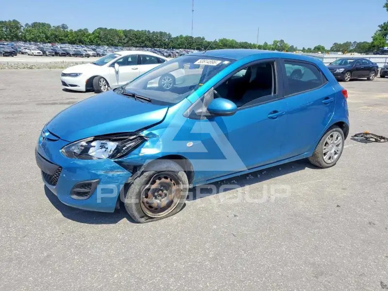 2011 Mazda 2 photo