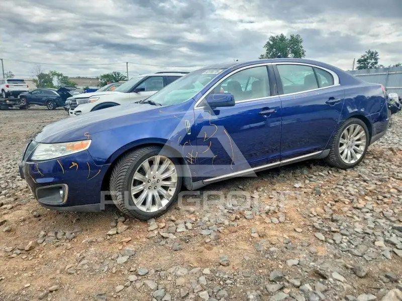 2011 Lincoln MKS photo