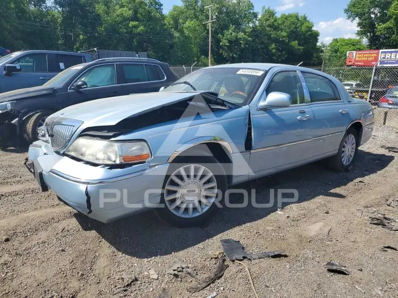 2011 Lincoln Town photo