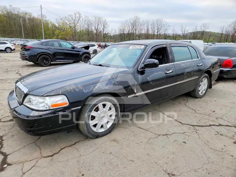 2011 Lincoln Town фото